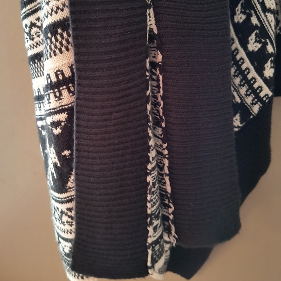 Aztec poncho - Picture 5 of 7